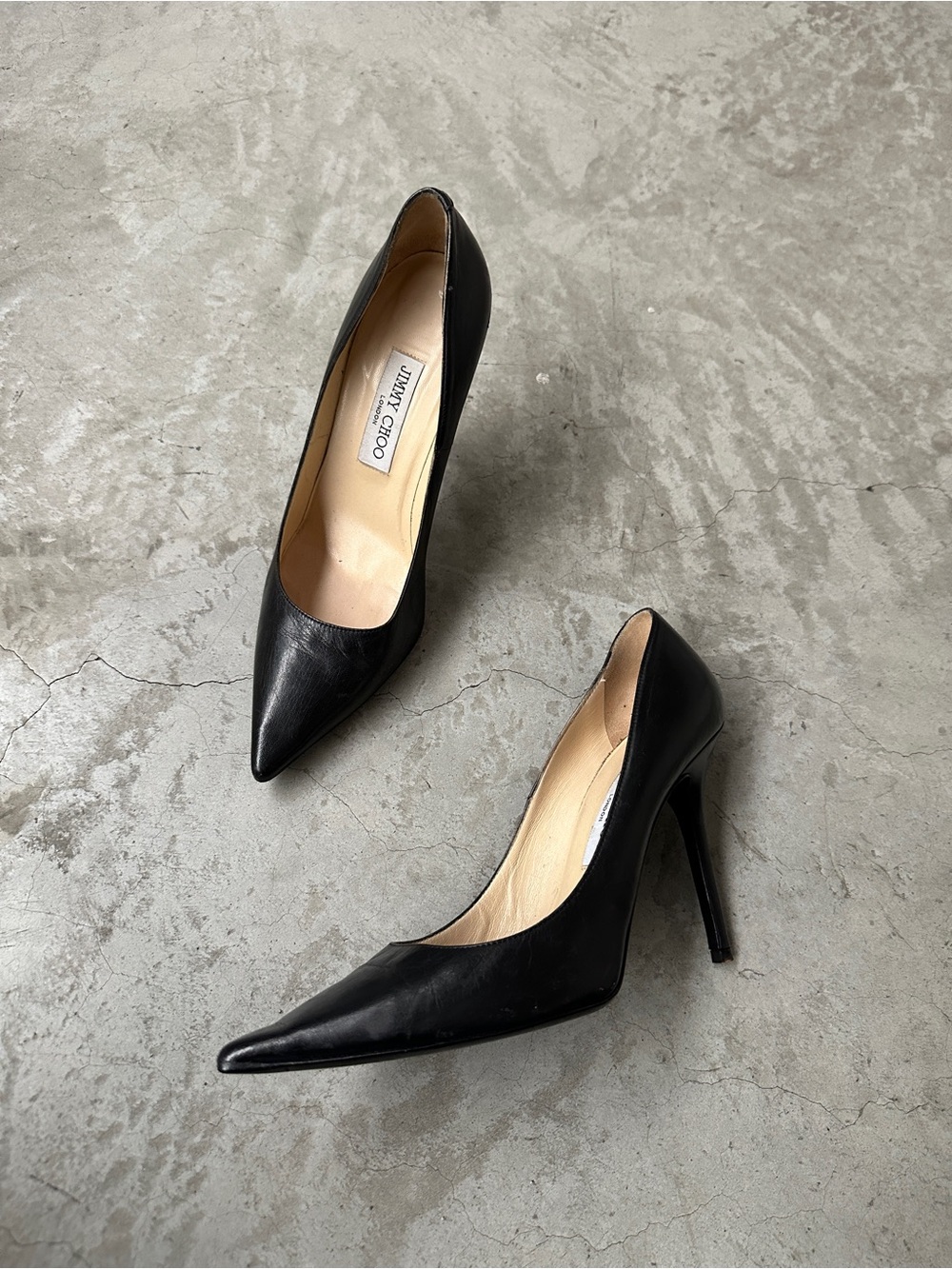 Jimmy Choo black leather pump, heel pointy toe classic 38